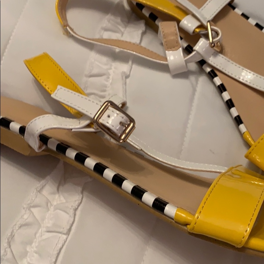 Sandals - Picture 2 of 6